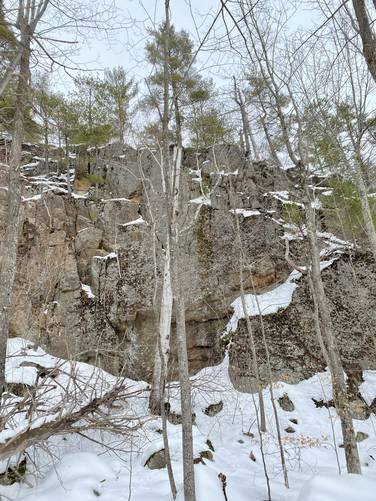 Clements Ledge, approx. 50-feet tall) / rock climbing spot