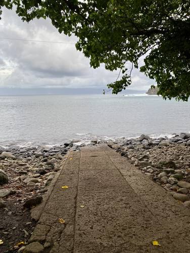 Old boat ramp leads to Honolua Bay